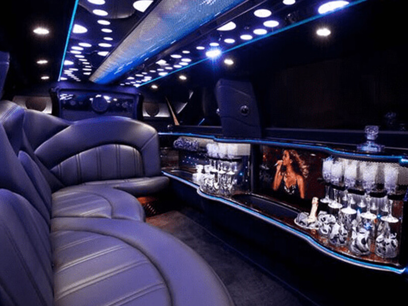 10 Passenger Limo